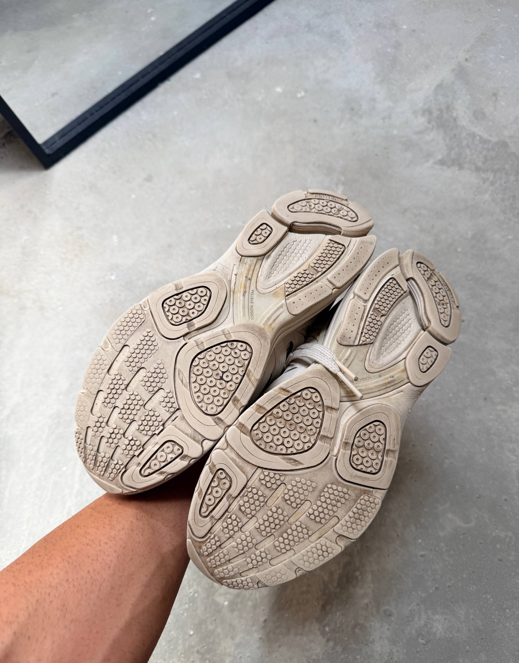 کتونی adidas سایز ۴۲