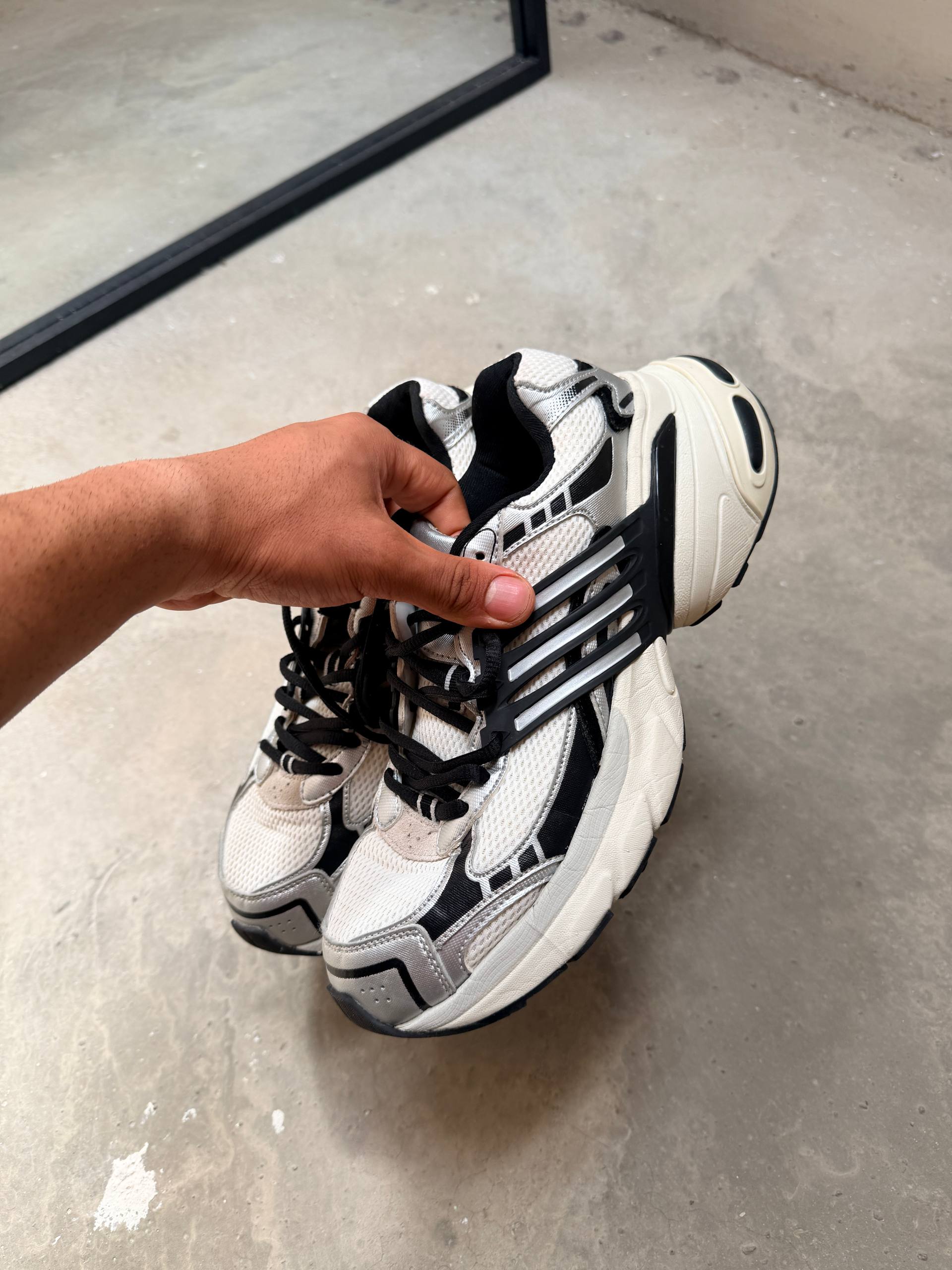 کتونی adidas سایز ۴۴