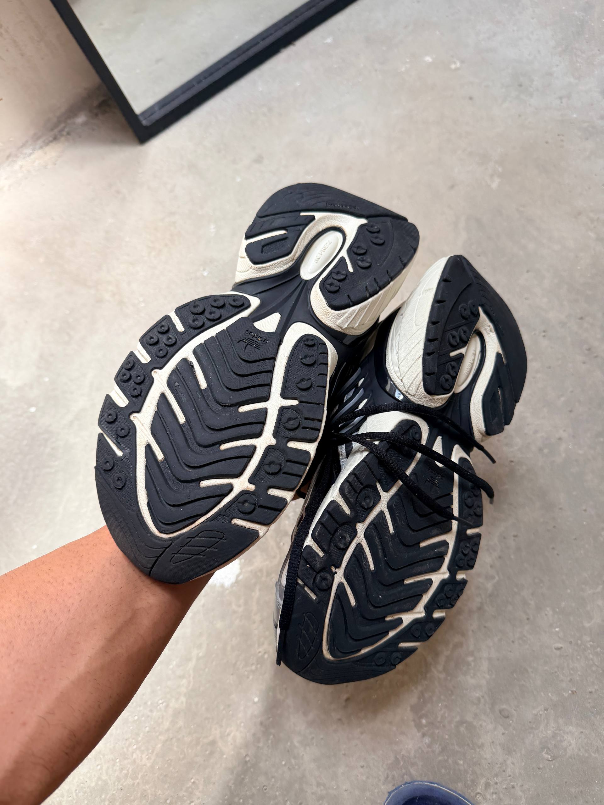 کتونی adidas سایز ۴۴